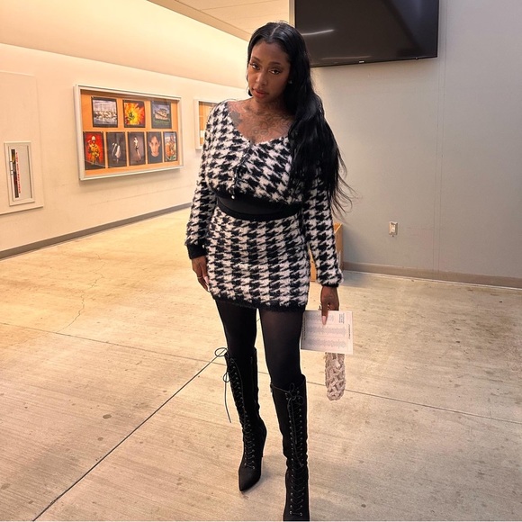 Two piece set - Picture 2 of 4